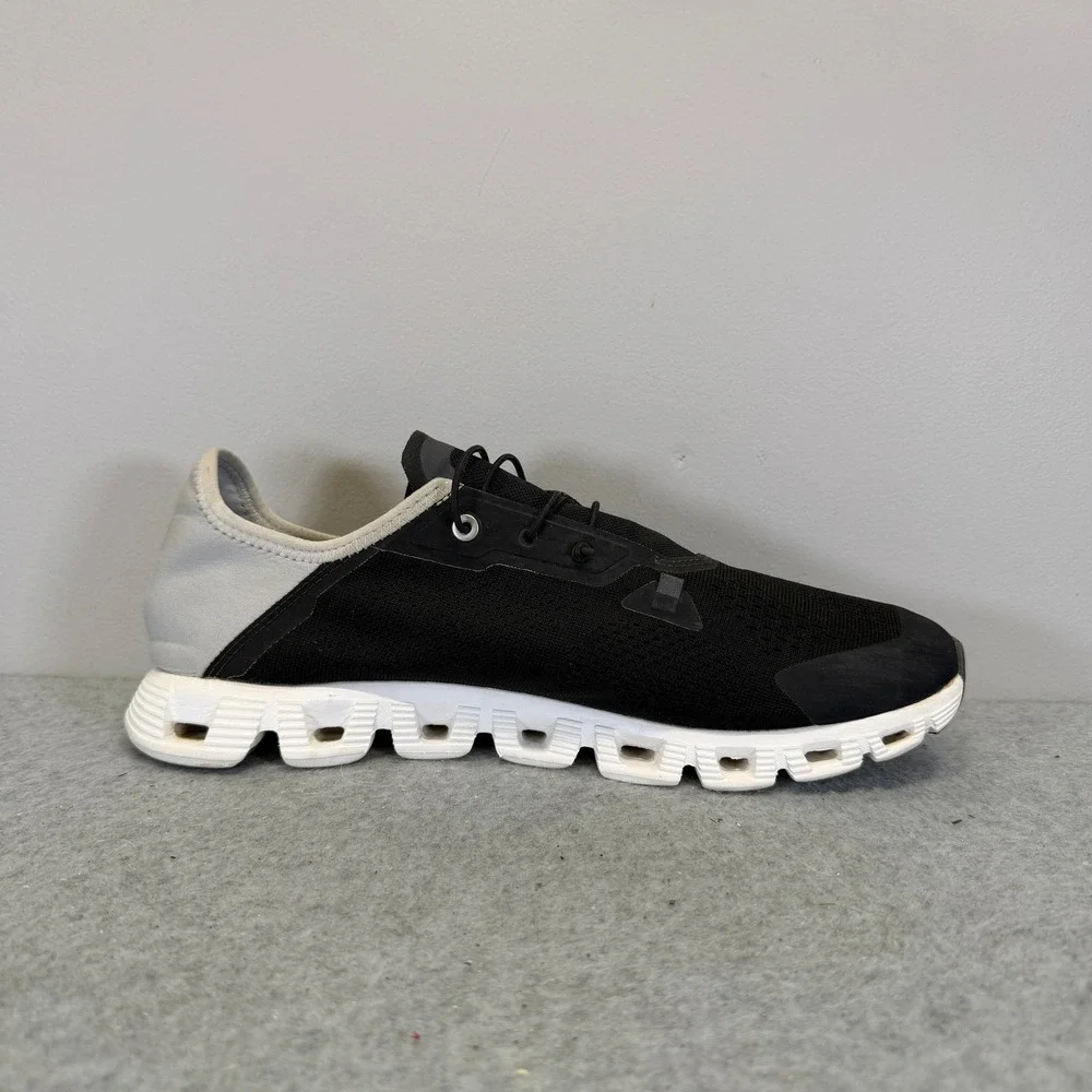 On Running Cloudswift Mens Shoes Size 10  Black White Low Top Athletic Sneakers